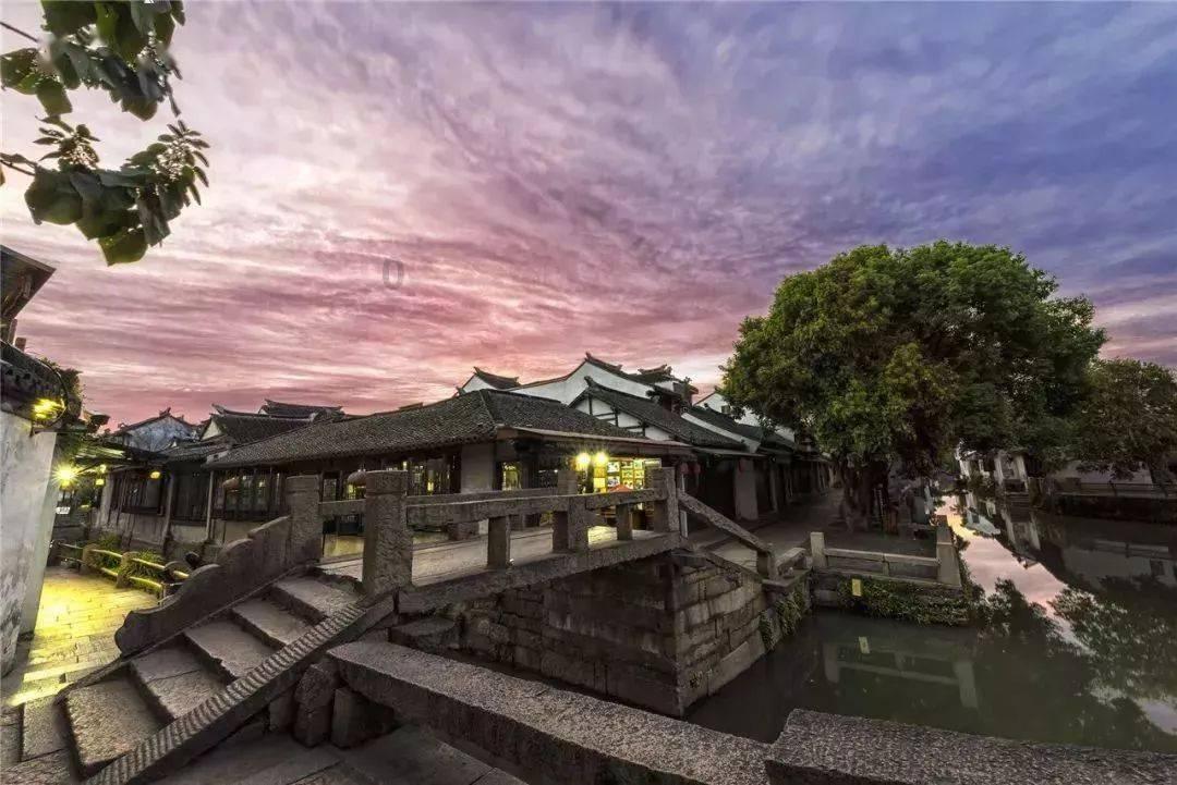 逃离春雨下的房子