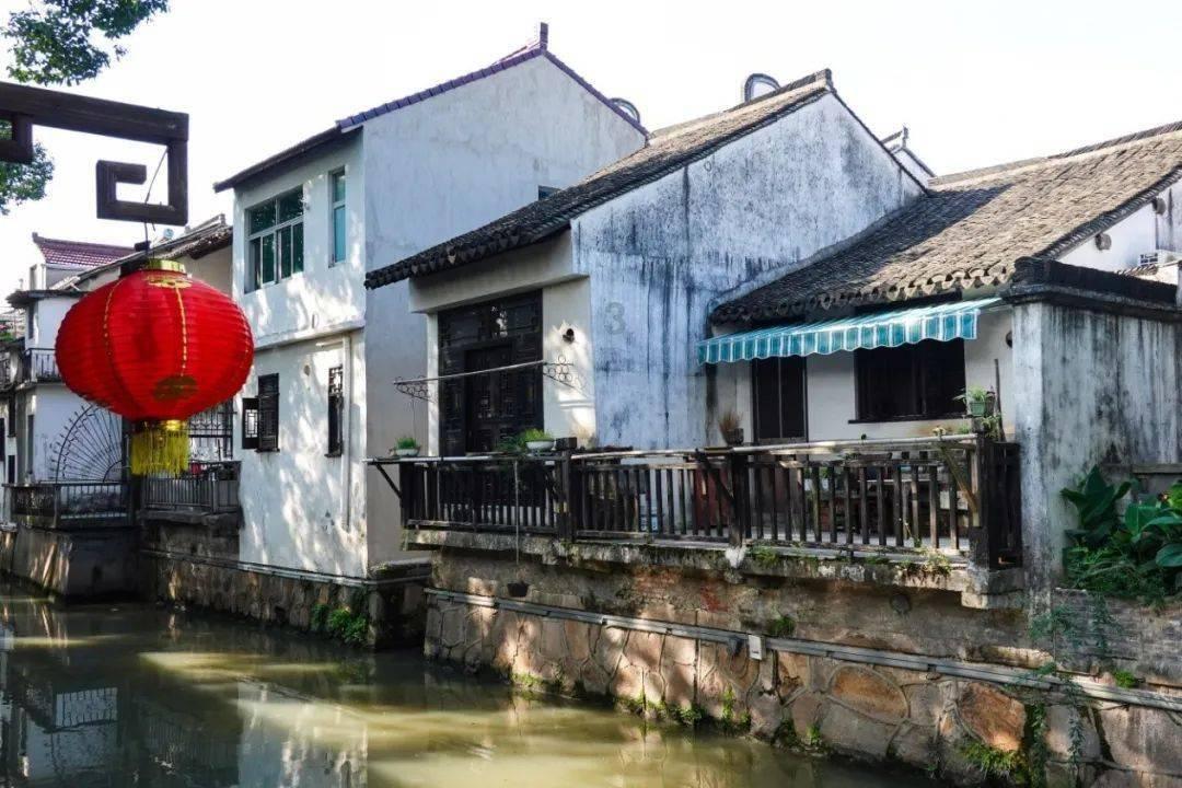 “巧手妆扮 喜迎新春”大武口区妇联开展美妆技能培训活动